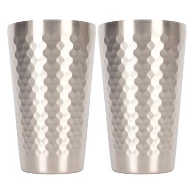 2 Stück Edelstahl Bierbecher 450ML Doppelwandige Luftisolierung Gehämmertes Metall Tassen für Kaffee Tee