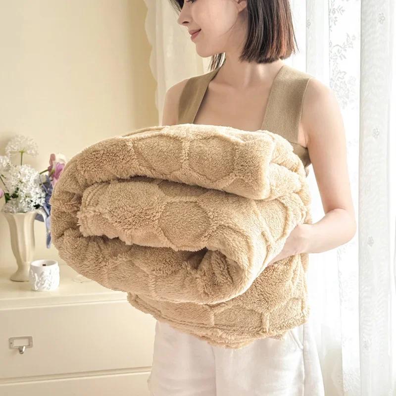 2025 New Modern Simple Tafu Velvet Milk Velvet Blanket Double Sided Jacquard Football Grid Thickened Cover Blanket Gift Blanket