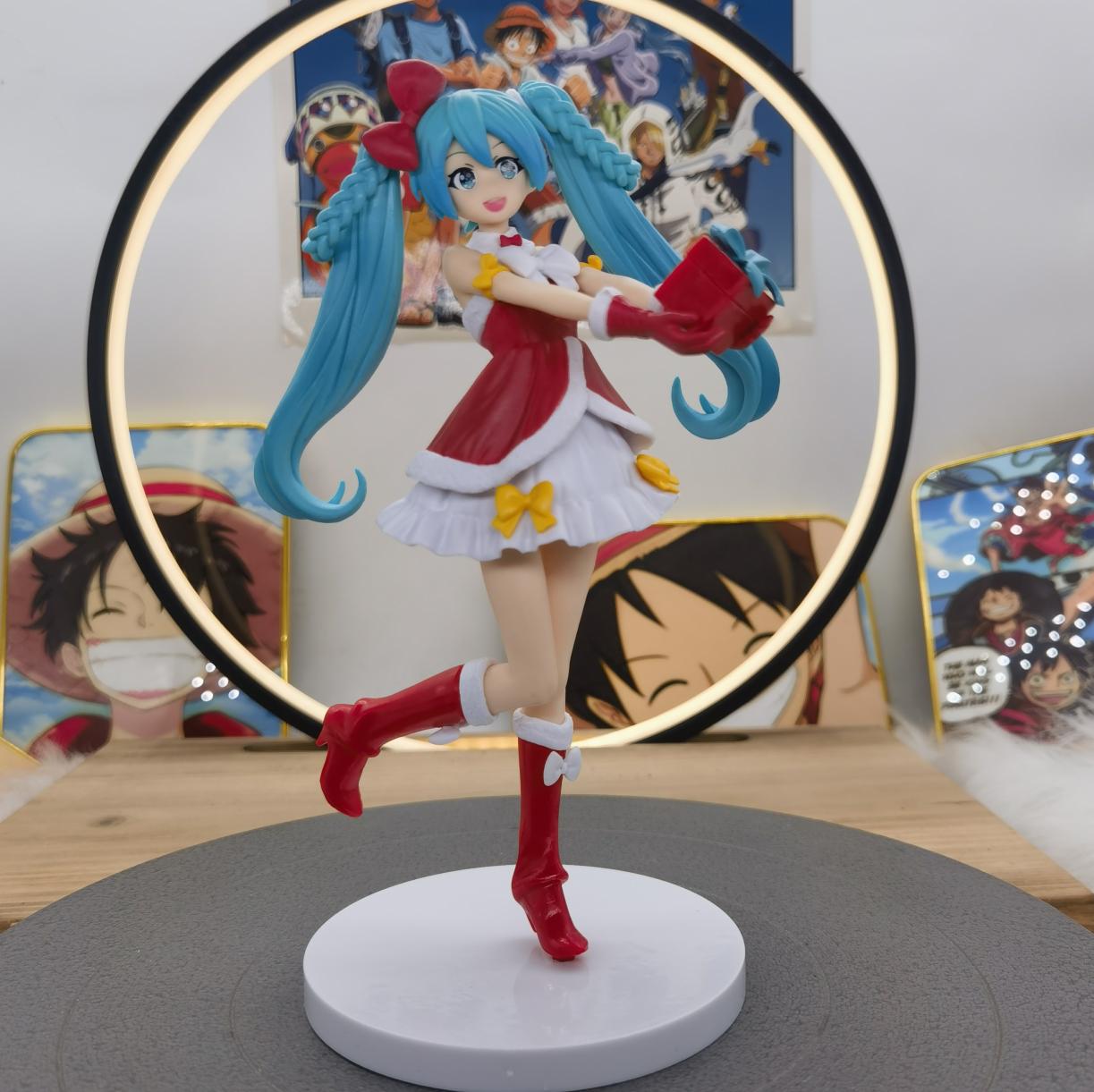 

21CM Anime Hatsune Miku Christmas 2022 Figure Model Plaything Gift Collection Action Figure PVC Super Scenery Standing Doll No box