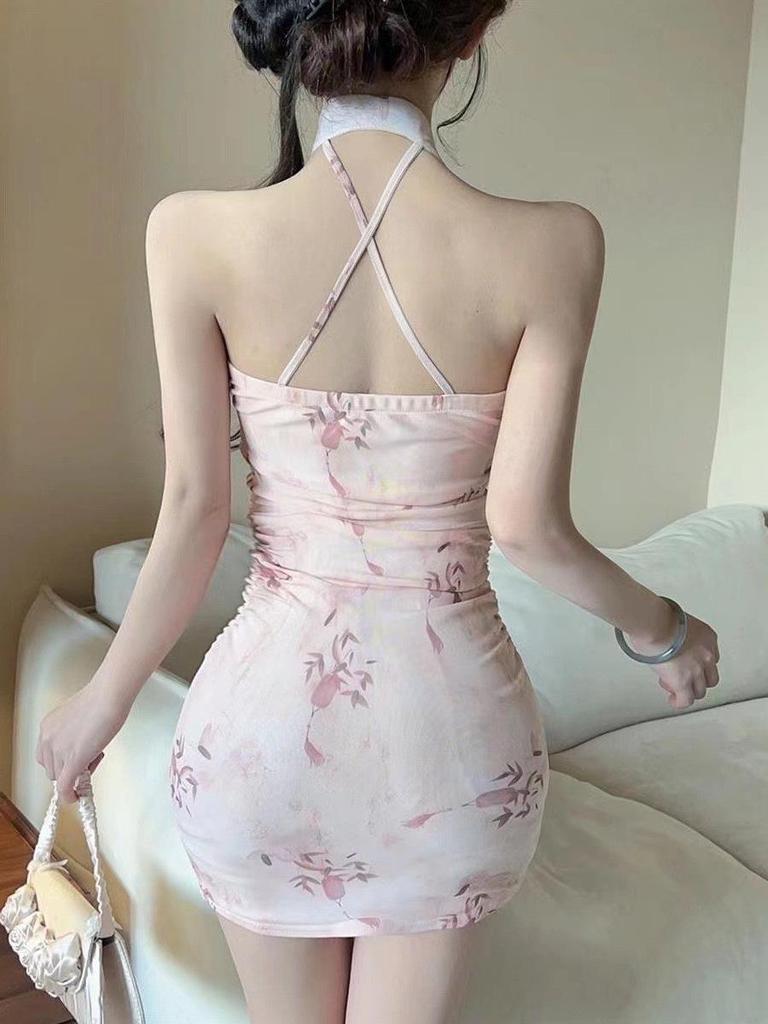 Retro Print Sexy Halter Qipao Dress - Slim Fit with Open Back & Short Skirt