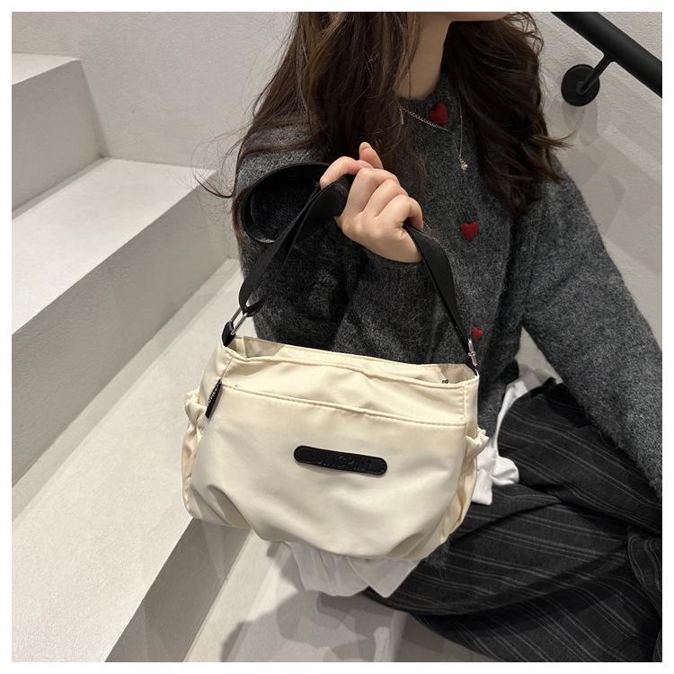 Women's Water-Repellent Nylon Crossbody Bag: Autumn/Winter Casual Solid Color Shoulder Bag