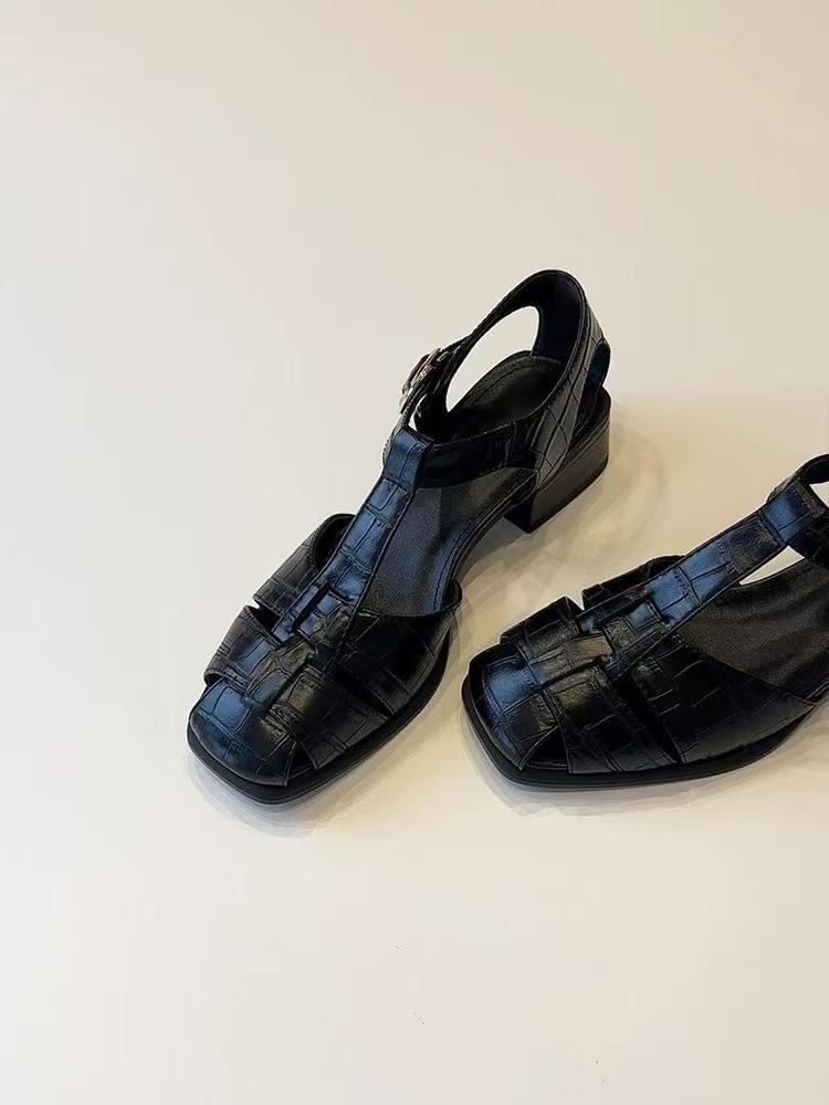 Sheepskin version~ Leather retro Roman sandals women's summer wear thick heels low heels pig cage shoes hollow casual bag head shoes
