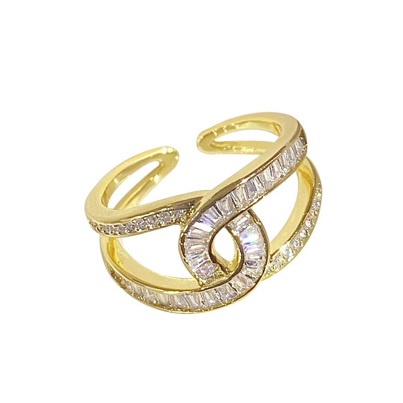 2023 Trendy Luxury Diamond Index Finger Ring for Women: Stylish and Unique Design