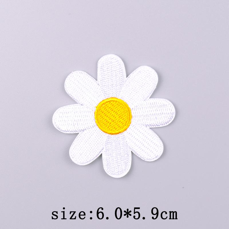 Sunflower Embroidery Patches For Clothing Thermoadhesive Patches For Clothes Cartoon Flower Sewing Fusible Patch Stickers Badges