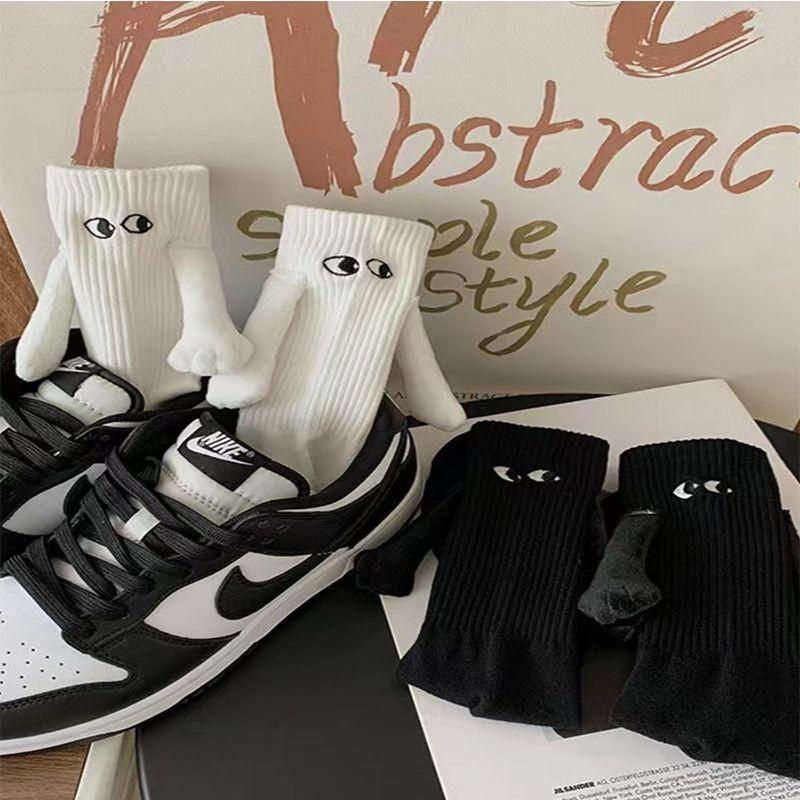 Couple Hand-holding Socks Women s Magnetic Tube Socks Cotton Foot-holding Funny Stockings Girlfriend Socks average size