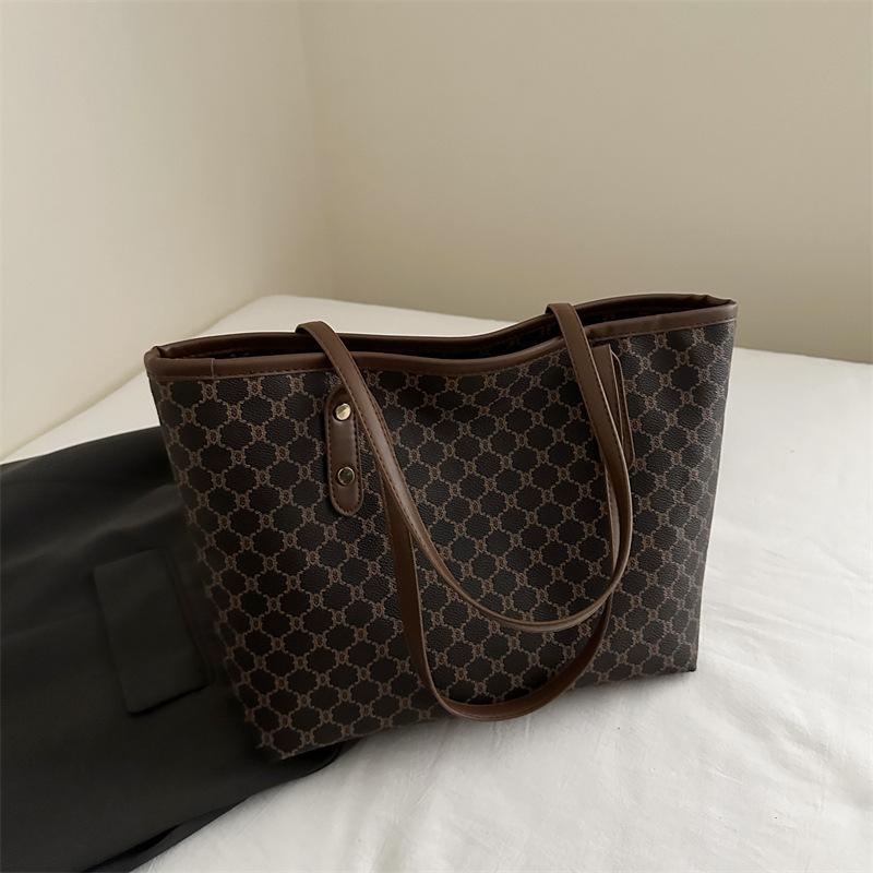 Go To Work Retro Large-capacity Shoulder Bag Women's 2025 Winter New Casual Personalized Tote Bag Fashion Underarm Bag