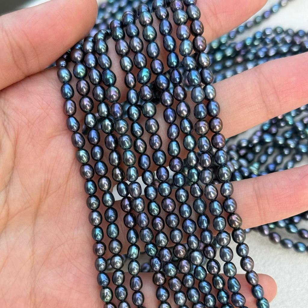 1 Strang, Schwarze Naturmuschel Perlmuttperlen, 4-4,5 mm, Gothic-Stil Reisperlen für Schmuckherstellung DIY, Großhandel Hochzeitsgeschenke 36 cm