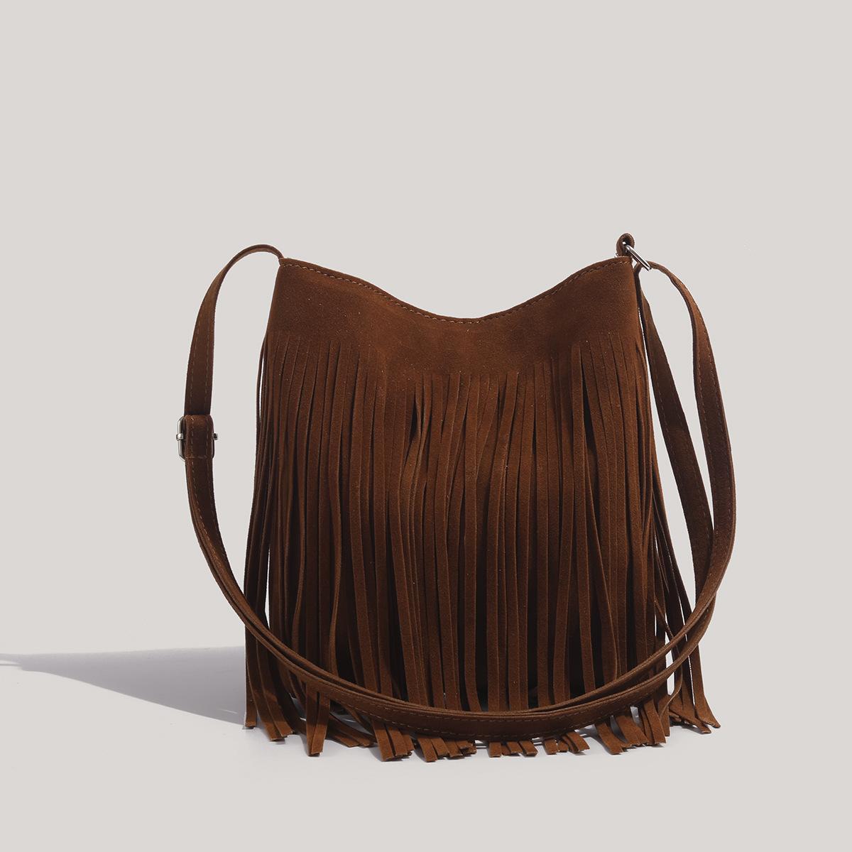 Niche tassel versatile Spice Girl style mobile phone bag small bag women s 2026 new bag fashion commuter mini messenger bag