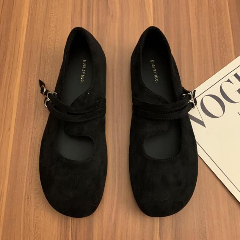 Novelty Split Toe Flat Shoes Woman Leather Mary Jane Shoes Japanese Trotters Flats Ankle Bele Tabi Ninja Loafers Women Ballet