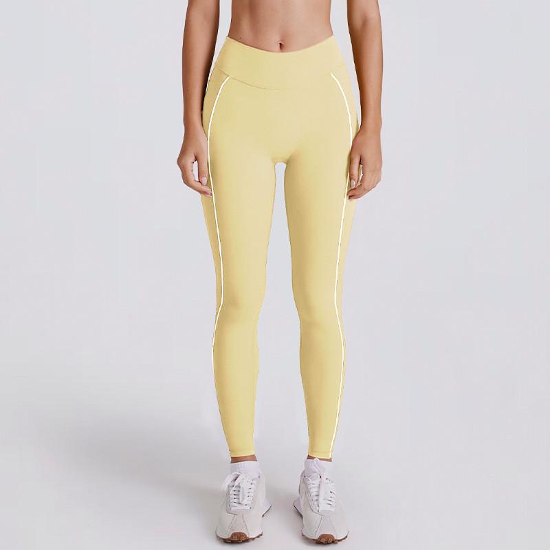Q1R Two-Piece Color Block Fitness Shorts & V-Neck Halter Sports Bra Yoga Set - Quick-Drying & Breathable
