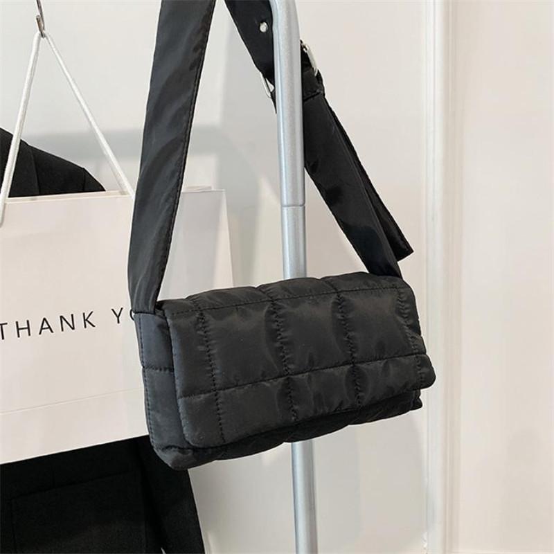 Модная однотонная стеганая нейлоновая сумка-подушка Легкая сумка через плечо/на плечо с наполнителем из губки для женщин Стильная прочная для повседневного использования чёрный