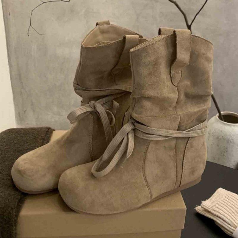 Queen Fan retro versatile and thin flat short boots women's 2025 new autumn with skirt western pile boots.