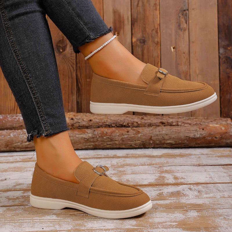The New Style of Fu Shoes Is A Fashionable Single-leg Shoe with Metal Buckle Flat Bean Shoes for Women
