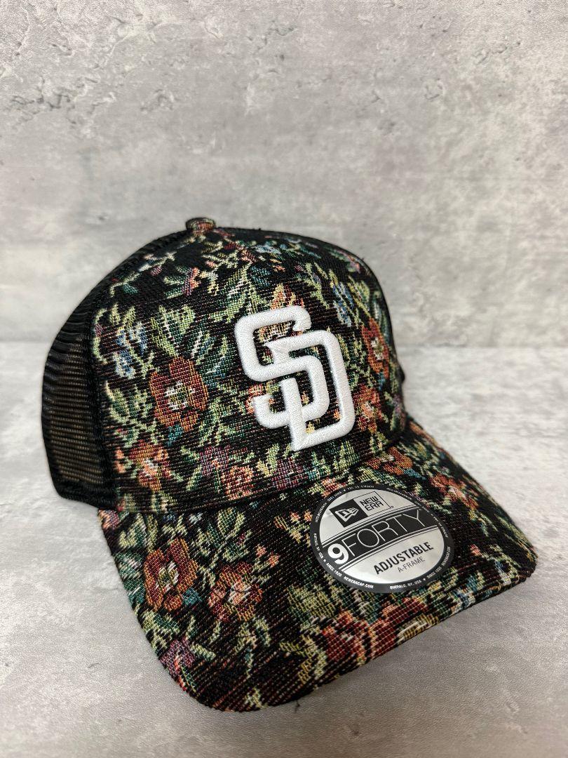 

[USED] Newera San Diego Padres Flower Trucker Snapback Cap