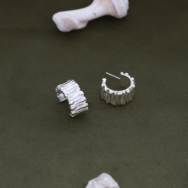 REINDEER MURMUR EARRING 01