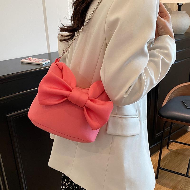 Simple Casual and Beautiful Hand Bag, New Trend Fashion Chain Messenger Bag, Bow Shoulder Bucket Bag.