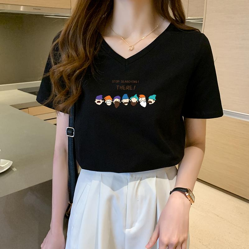 

White short-sleeved t-shirt women s V-neck 2025 new loose summer pure cotton design breathable age-reducing top women 3XL
