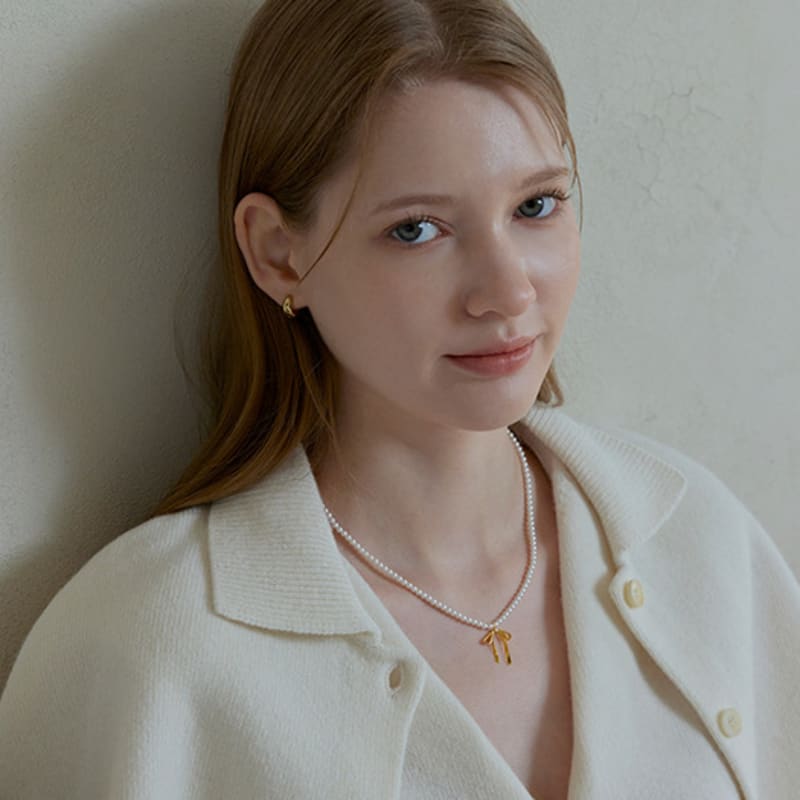 Lewe Tie Ribbon Pearl Necklace (Silver/Gold)