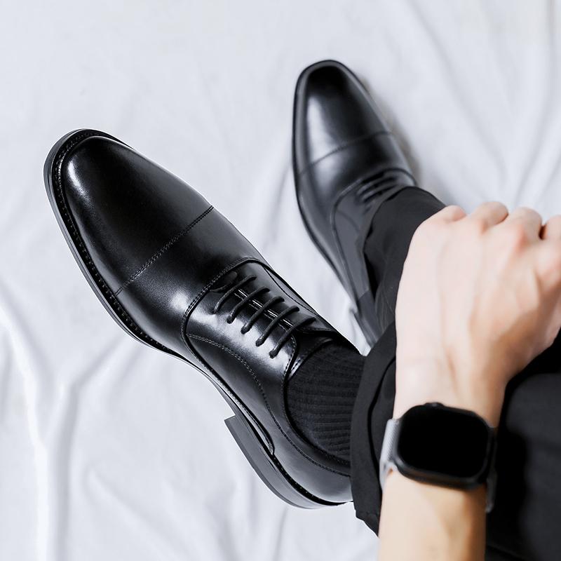 Fashion Pointed men's leather shoes Versatile fashion designer style Wedding trend party outdoor leisure business flat bottomed shoes