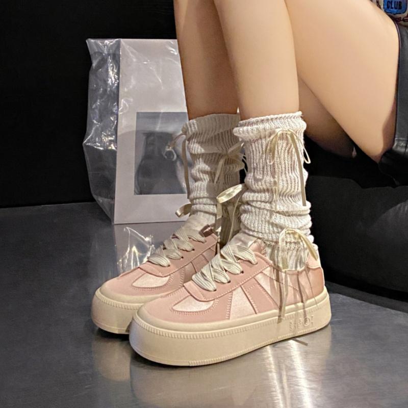 Neue Damen-Modeschuhe mit gekreuzten Riemen, dicker Sohle und Plateau, Frühling und Sommer, flache, bequeme, lässige Lauf-Sneaker