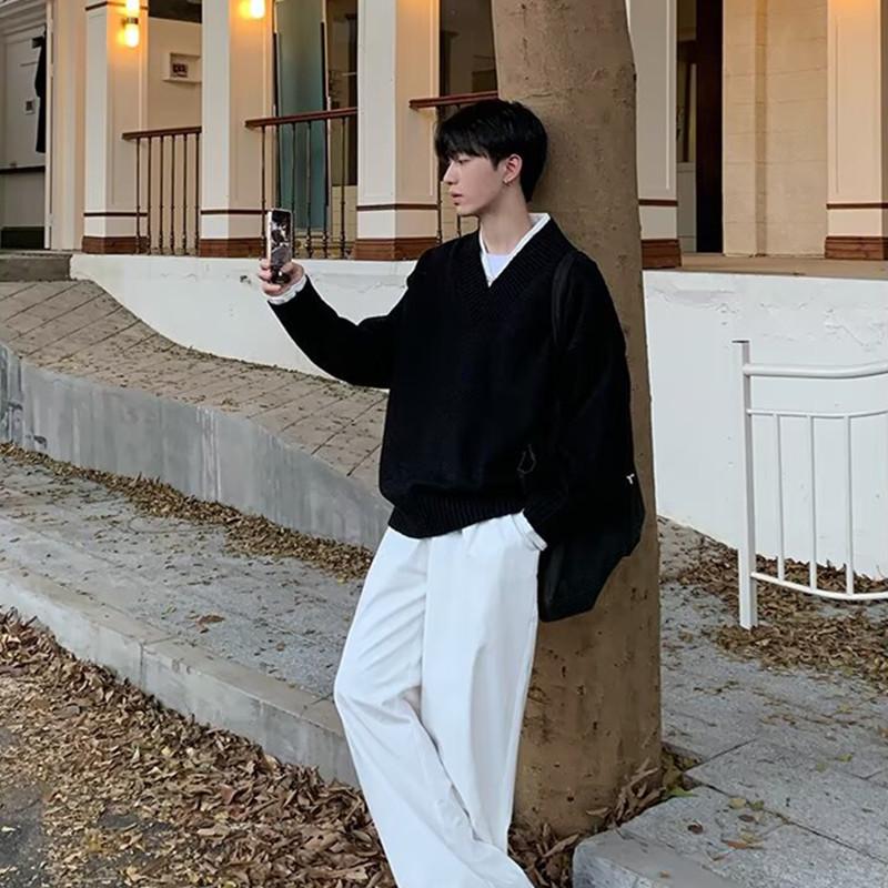 2025 Unisex Gray V-neck Hoodie: Trendy Casual Pullover, Long Sleeve, Pure Color for Early Autumn.