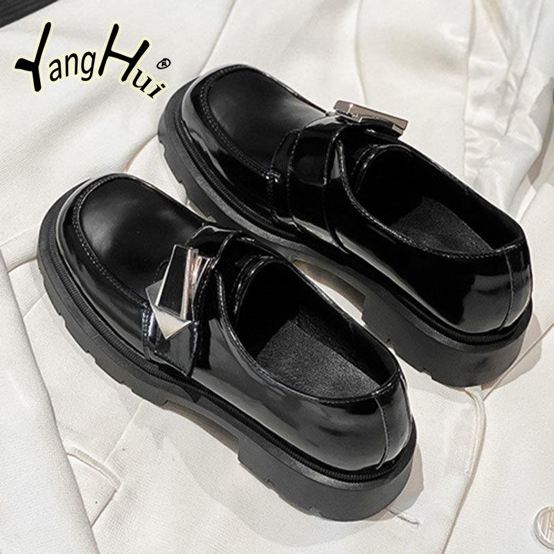 Chaussures Mary Janes à talons épais style britannique Bottes modernes 2024 Nouvelle Collection Tout-match Style coréen Plateforme Chaussures pour femmes Mode Printemps Automne