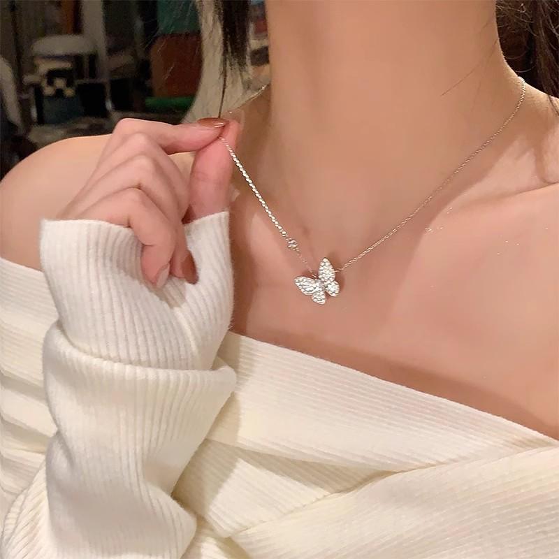 High-end Super Flash Zircon Titanium Steel Necklace Women's Versatile Niche Temperament Silver Collarbone Chain Internet Celebrity New Accessories