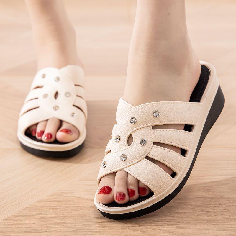 Fashion Hot Selling 2025 Slippers Platform Wedges Women Sandals Female Mules Beach Shoes Breathable Thick Bottom Non-Slip Solid Outside