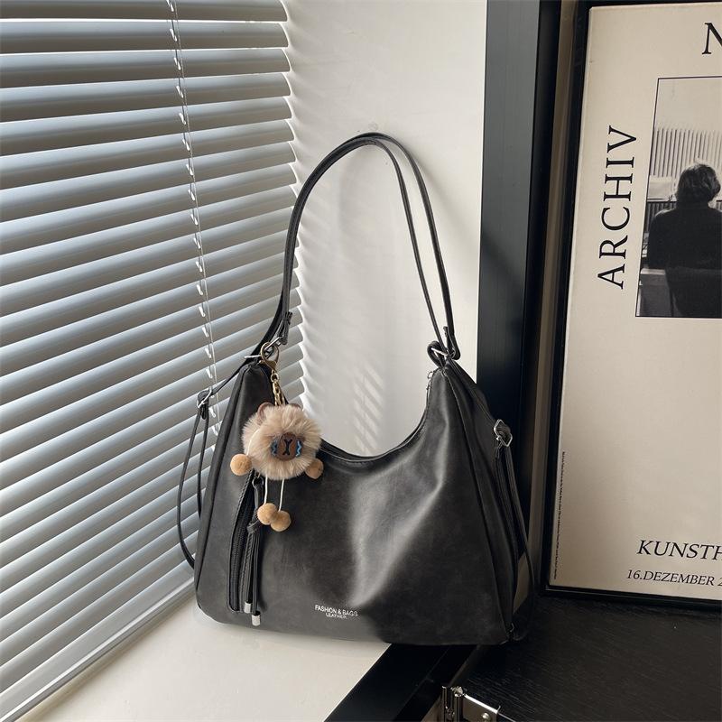 Commuter retro new fashion tote bag women's versatile casual personality Korean version large-capacity messenger bag