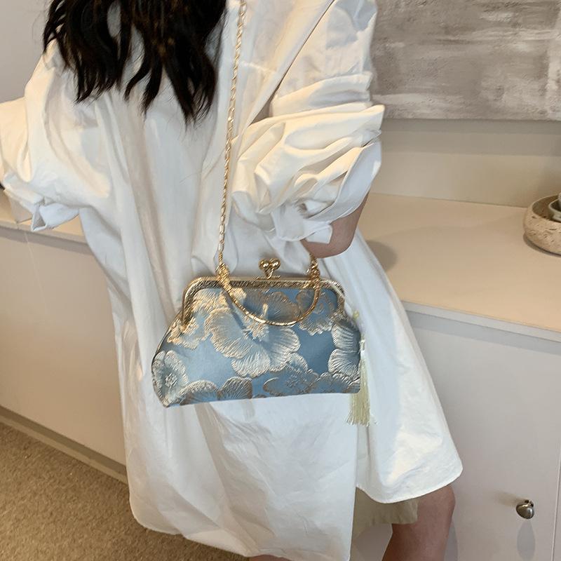 Chinese-style Elegant and Grand Patterned Handbag, High-end and Sophisticated Evening Bag