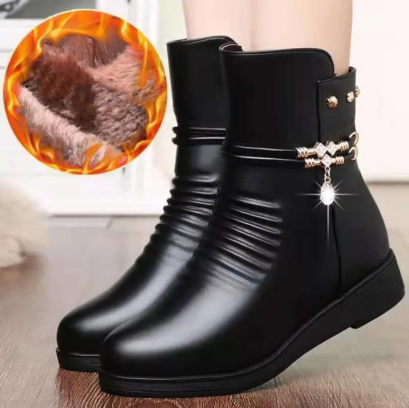 Leather Women Boots  Winter Thick Wool Lined Genuine Leather Women Snow Boots Large Size Women Winter Shoes