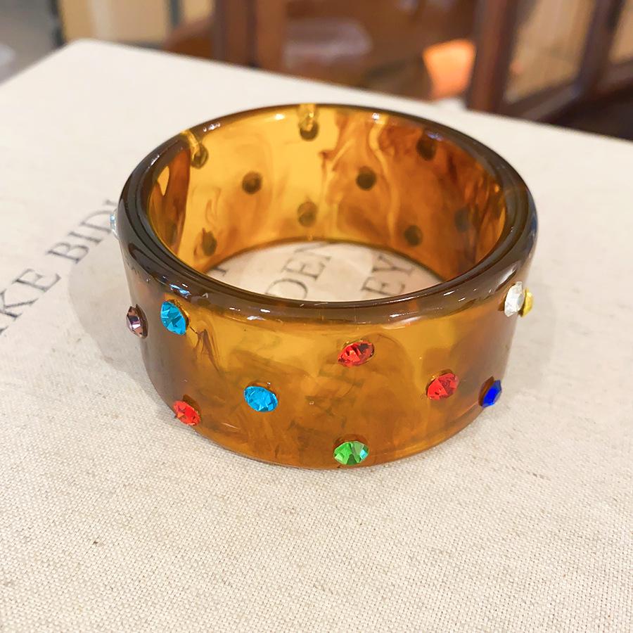 Retro Gothic Rivet Geometric Marbled Bracelet with Diamond Inlays