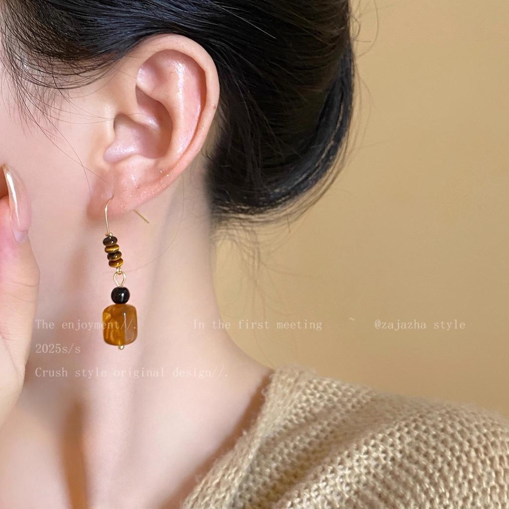 Popular Maillard Retro Coffee Earrings Women's Hong Kong Style Temperament High-end Earrings Internet Celebrity Same Ear Jewelry