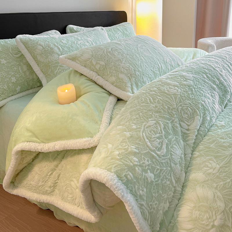 Luxurious 3D Rabbit Fur Trimmed Bedding Set: Includes Thick Warm Bed & Fitted Sheets - Minimalist Style