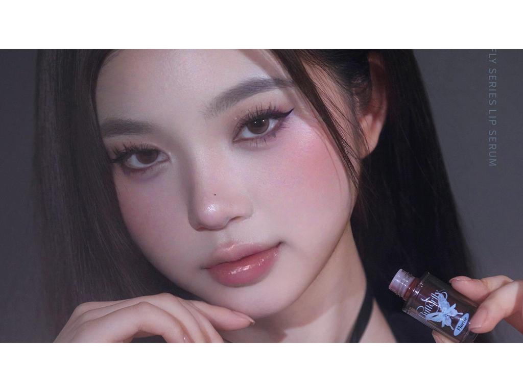 Translucent Glass Lips: FLORTTE Floria Butterfly Lip Essence Gloss Lipstick for Women
