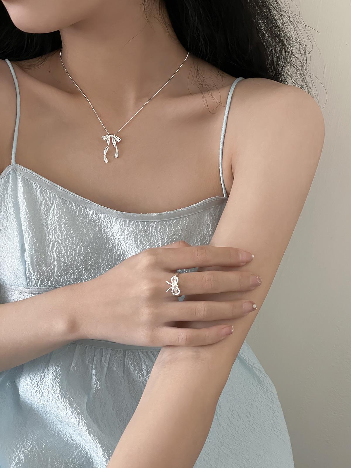 

Ожерелье с подвеской в виде банта из стерлингового серебра 925 пробы, женское, легкое, роскошное, изысканное, сладкая, цепочка на ключицу, высокое чувство, летняя, новая шея 925 silver