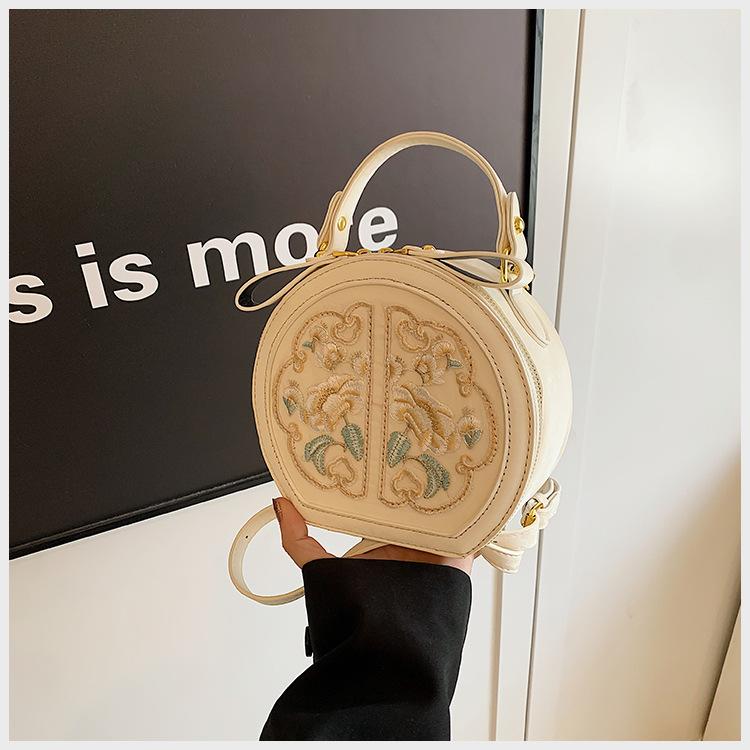 Fashion Niche Embroidered Bag Women's 2025 New New Chinese Versatile Messenger Bag Popular National Style Portable Small Round Bag
