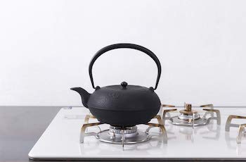 Nanbu Ironware Oigen Iron Kettle Shinonome Kogiku 1.0L H-310 Direct Flame/IH Compatible Made in Japan Kogiku Nanbu Iron Kettle Oigen Casting