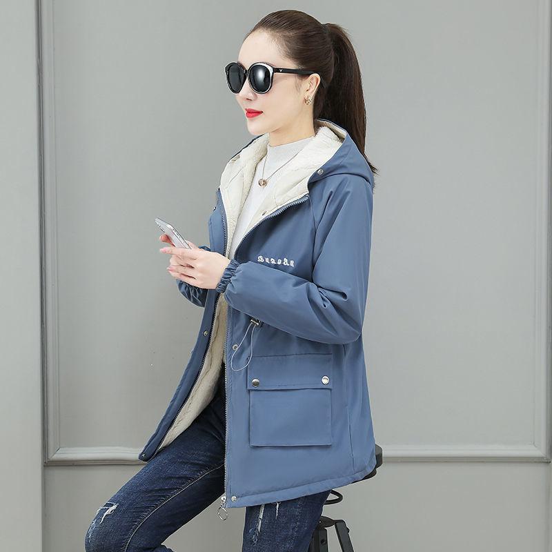 Modischer Damenmantel mit Kapuze aus Kunstpelz, Parka mit Reißverschluss im koreanischen Stil, neue Winteroberbekleidung aus dicker Baumwolle, schlankmachendes Design, Polyester, lässiger Stil
