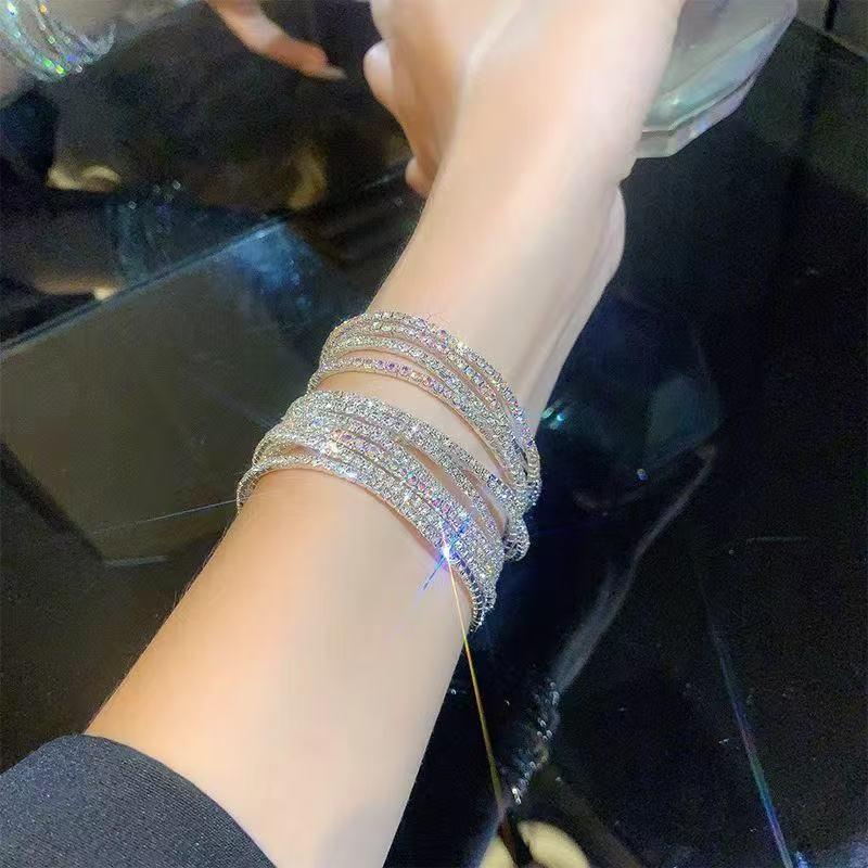 Personalized Rhinestone Crystal Stretch Bracelet for Women - Elegant, Fashionable, and Versatile Hand Jewelry