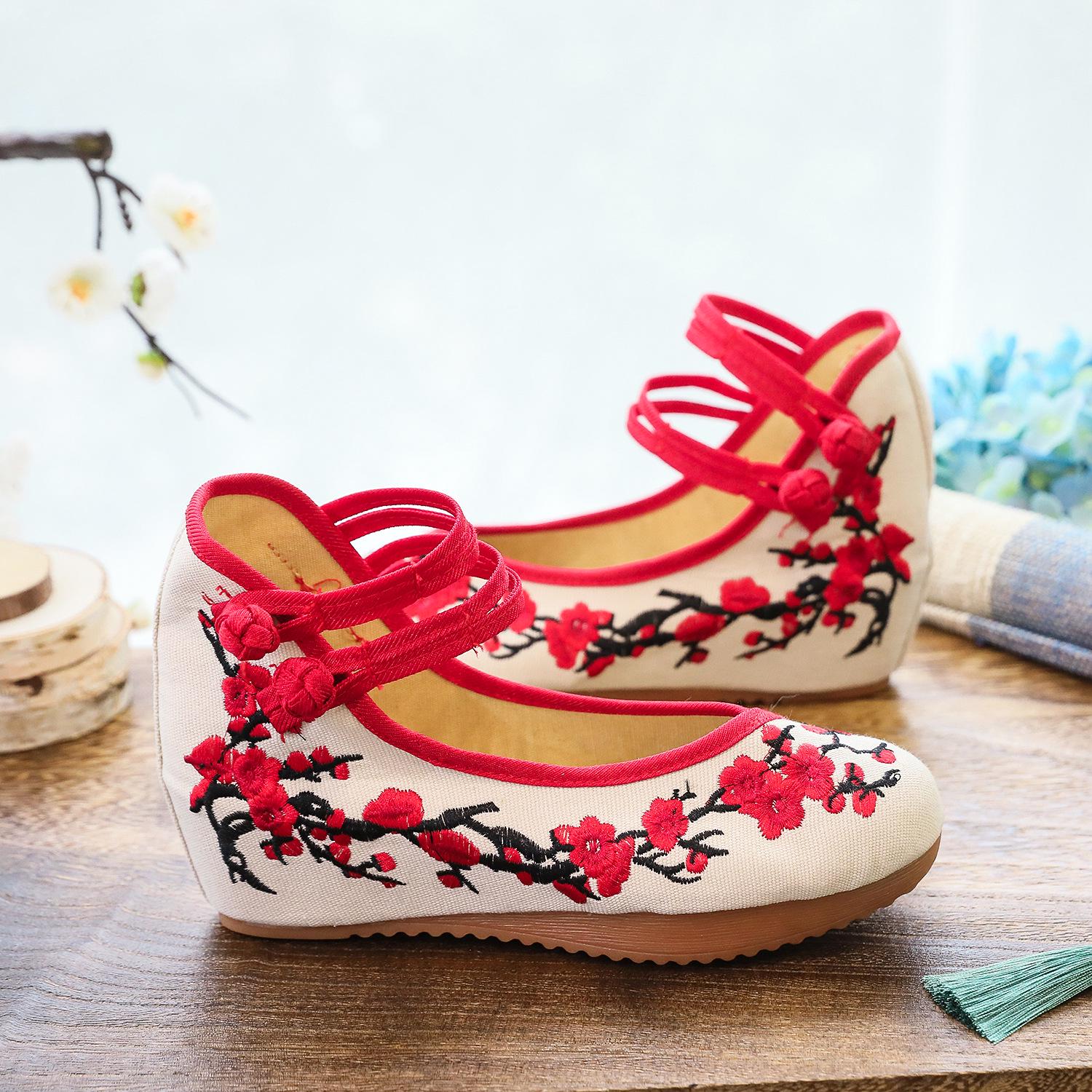 Embroidered Retro High Heels with Frog Button - Women s Spring & Autumn Rubber Sole Shoes 34