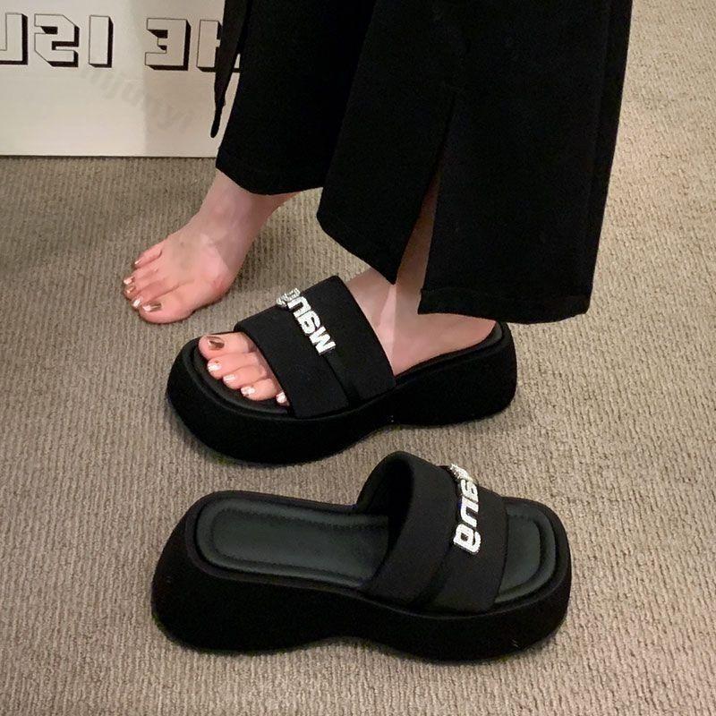 Women's Slippers 2025 New Comfortable Platform Sandals Concise Outdoor Women‘s Closed Toe Beach Muje Summer Shoes