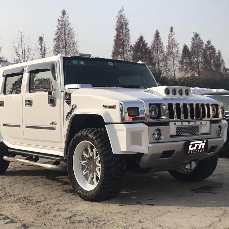 Hummer H2 Hood Mount Lighting: Remote Control Spotlights