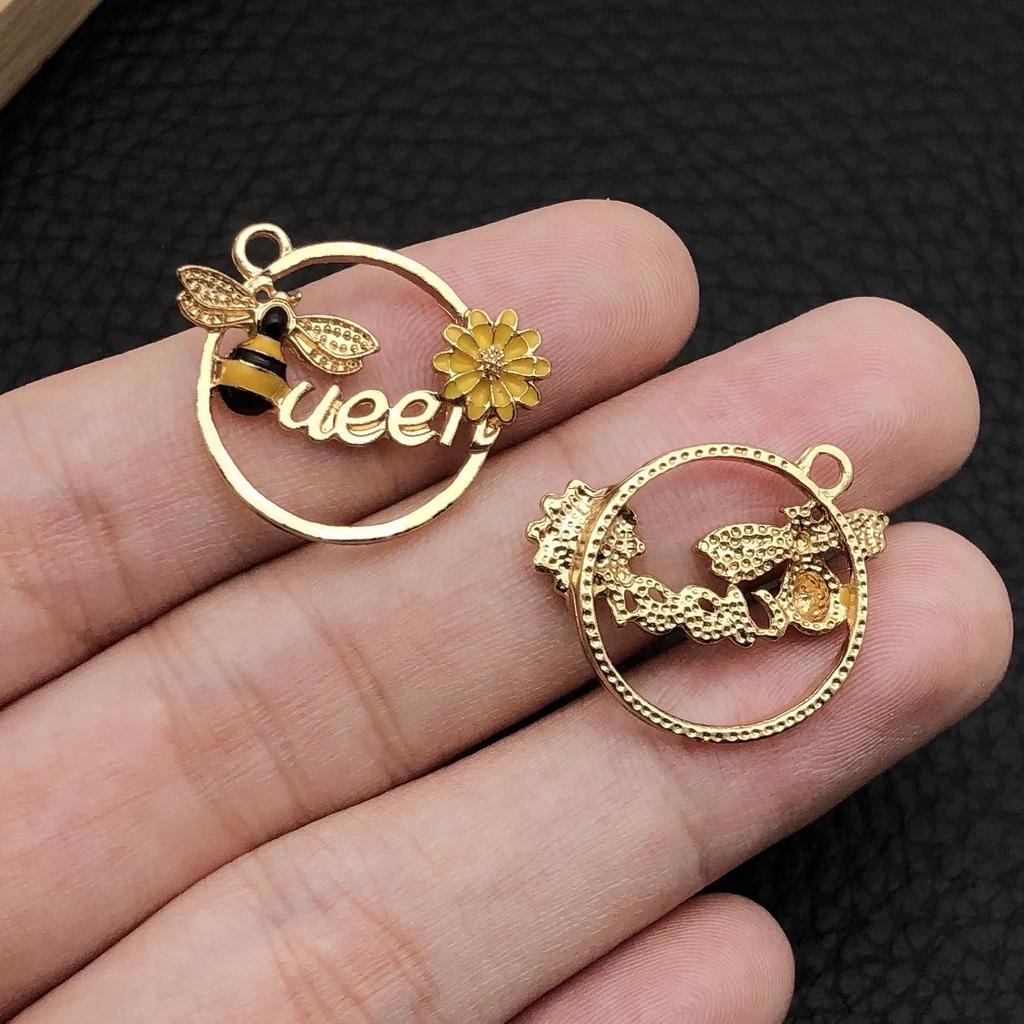Drip Oil Bee Honey Pot Pendant Keychain Accessory