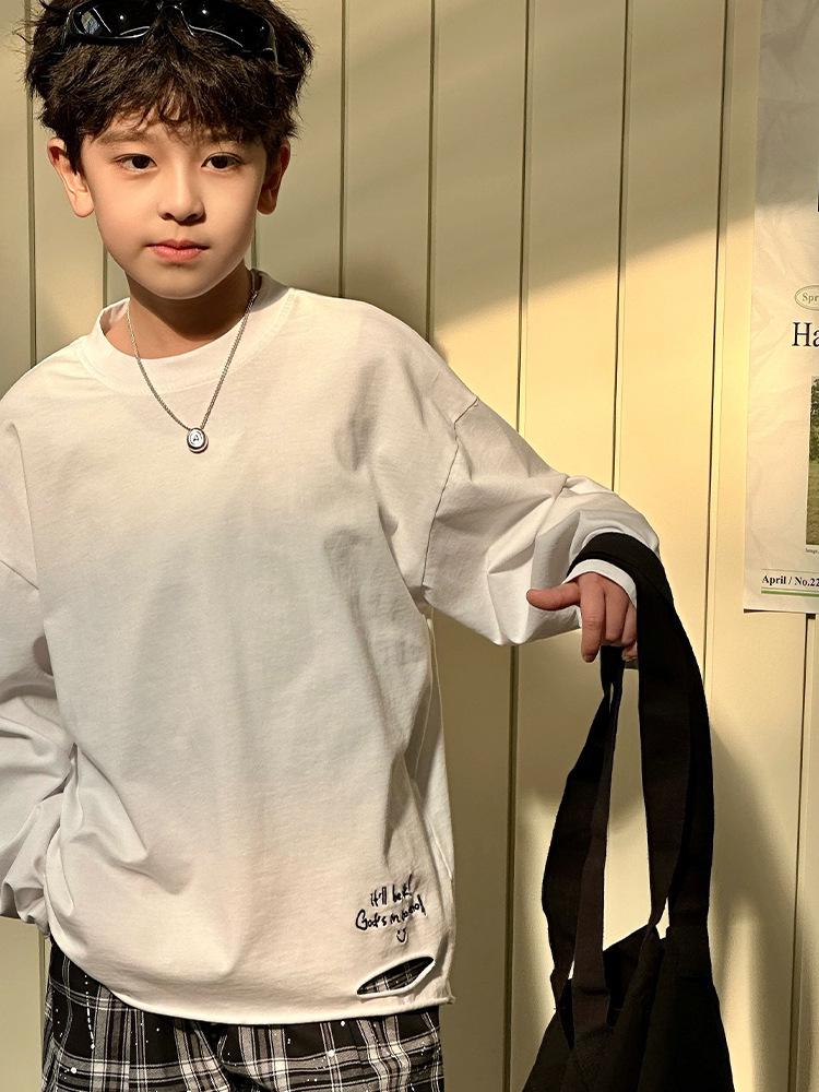 2025 Koreanische Frühjahrskollektion: Jungen Besticktes Lockeres Langarm-T-Shirt mit Ausschnitten