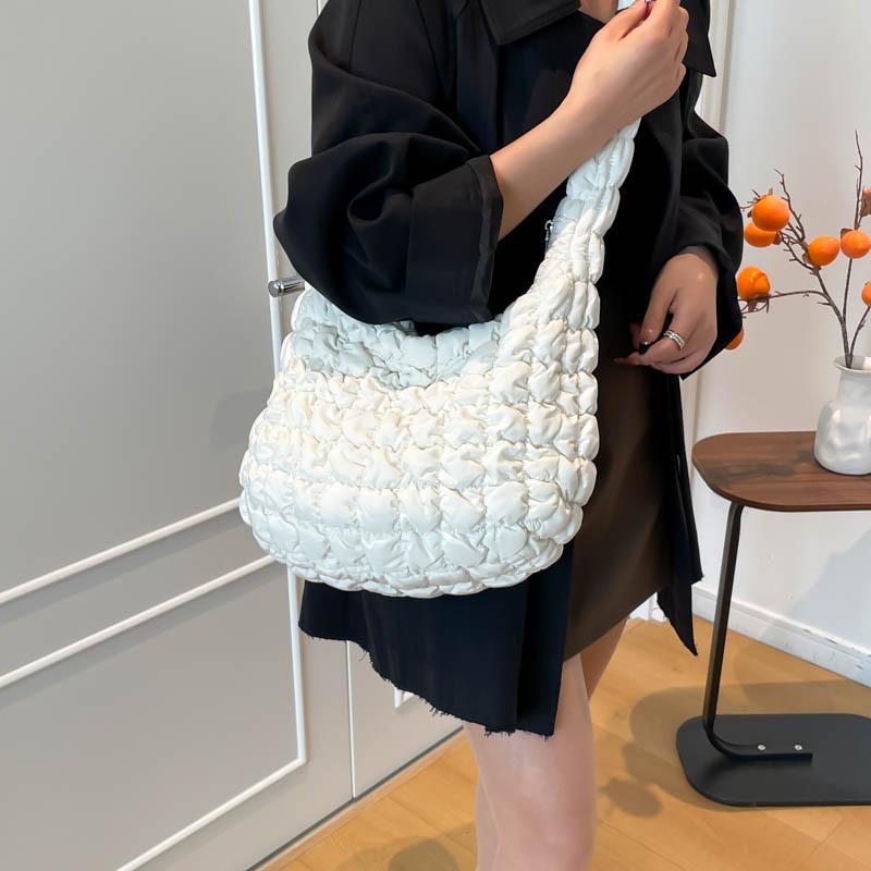 2026 Pleated Cloud Tote: Large Capacity Lightweight Diamond Pattern Down Cotton Jacket Bag