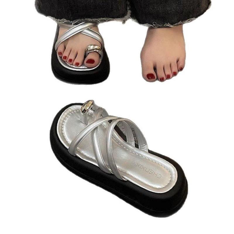 Summer cool slippers women wear new thick-soled heightening small beach shoes high-end set toe half slippers