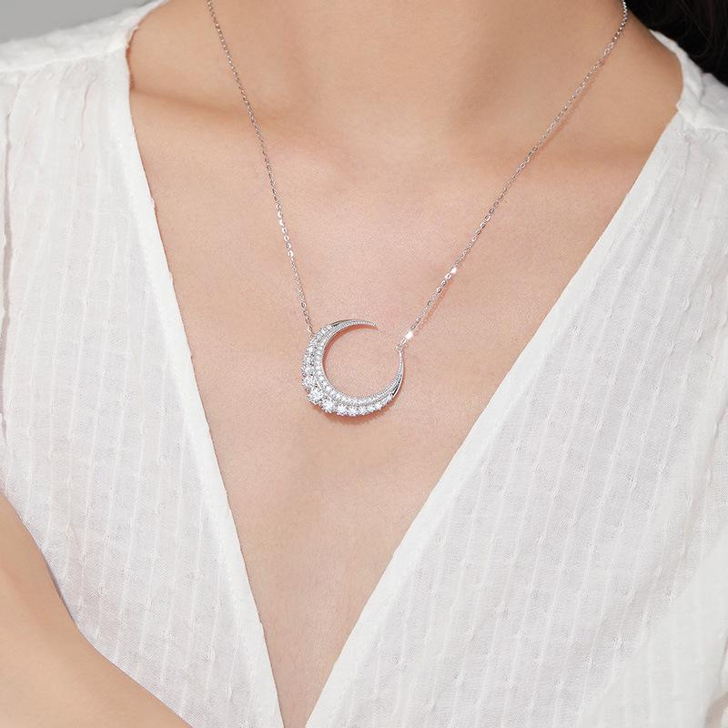 Korean Style Moissanite Moon Clavicle Necklace - Light Luxury, Trendy, Versatile Fashion Accessory
