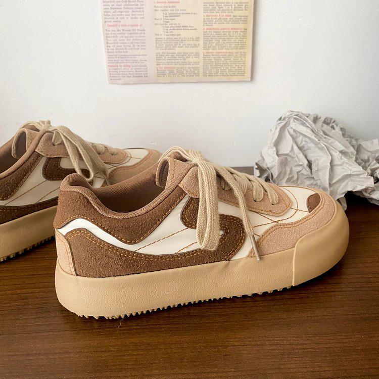 Dámské retro červené tenisky na silné podrážce, jaro 2025, šik hongkongský styl, německé tréninkové boty s kulatou špičkou