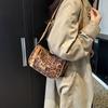 Retro bag women's 2025 new solid color texture shoulder pillow bag niche versatile messenger bag